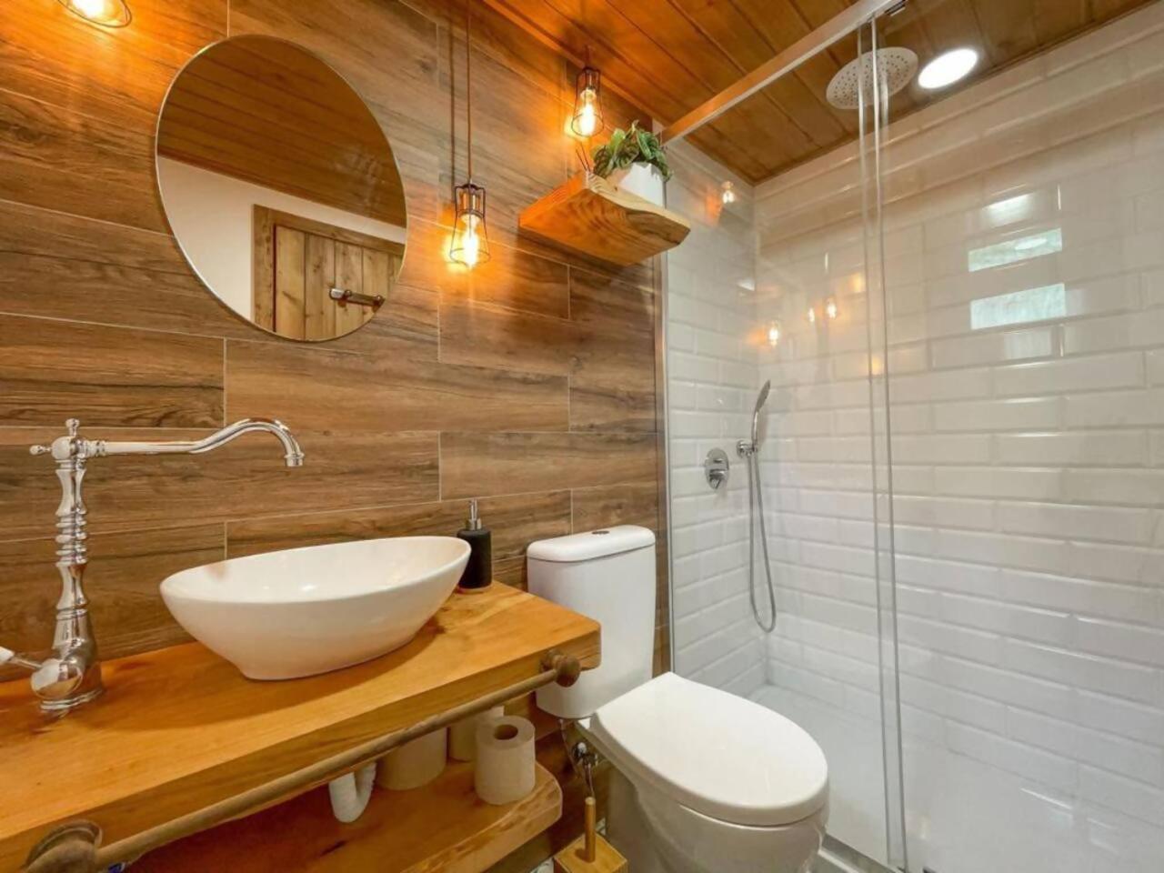 Mountain Eco Shelter 1 Otel Funchal Oda fotoğraf
